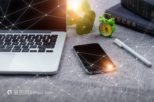 科技感電子產品 網(wǎng)絡科技塑造的未來生活